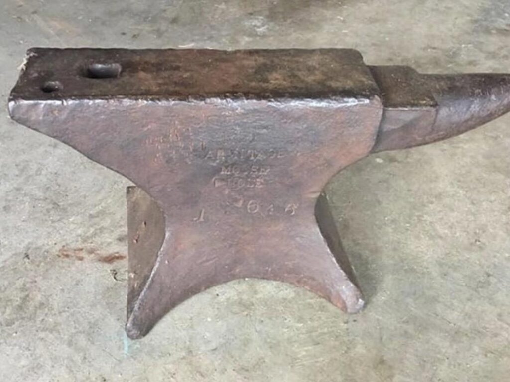 Trenton 126lb Mouse Hole Anvil